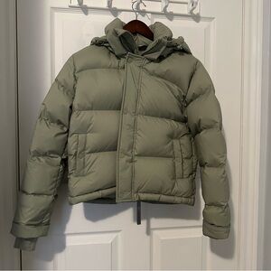 Aritzia Superpuff Shorty 3XS